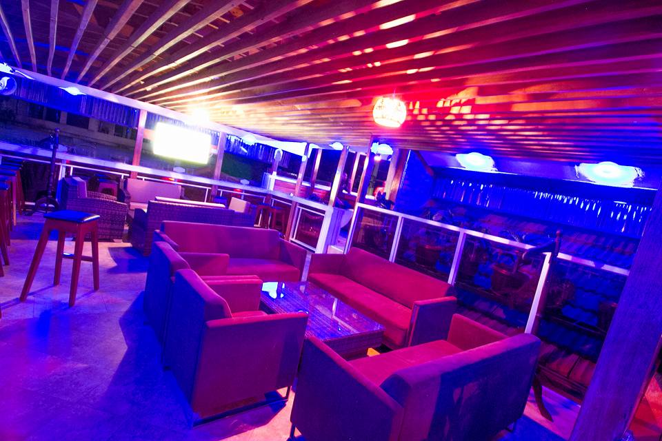 Brisk Lounge, Kampala Uganda, Good food in Kampala, Food & Drink, Top Bar, Top Restaurant, Lounge, Top Bar and Lounge, Food, Beer, Wine, Spirits, Cocktail bar, Amazing beer prices, Cheap Beer, Great Place to Drink after work , Gins and local beers, grilled food and wood-fired pizzas, Chatting and Drinking, Chilling with friends and mates, Date night, Eating and Drinking, Private parties, Drinking and Dancing, Cocktail Bar, Lounge Bar, Party Bar, Kampala Pub, Lively DJ nights, Lively Music, Great Beer Drink Out, Tasteful Delicious food in Kampala, Amazing Drinking Joint in Kampala Uganda, Ugabox